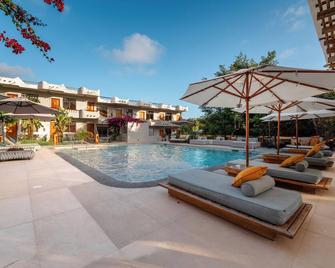 Hotel Fiesta - Puerto Ayora - Bể bơi