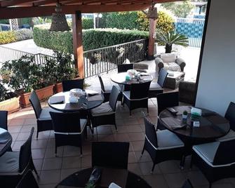 Perla Del Mare Affittacamere - Campofelice di Roccella - Restaurant