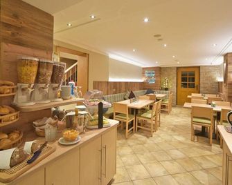 Doppelzimmer Komfort - Pension Linder - Seeboden - Bufé