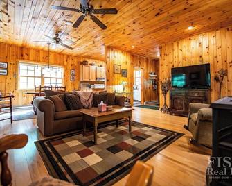 'Morgan Marsh' in the woods, close to Worlds End - Dushore - Sala de estar