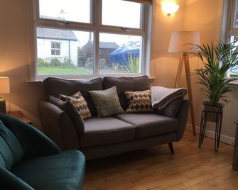 Tramway Cottages - Oban - Living room
