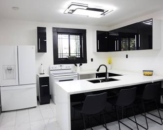 Motorcity Haven in the Heart of Downtown Detroit - Detroit - Küche