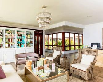 كوكونت باي بيتش ريزورت آند سبا - فيو فورت - ردهة