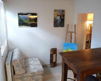 Altstadt Linz, Guenstiges Atelierloft - Linz am Rhein - Wohnzimmer