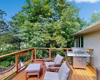 Par for the Course - Nekoosa - Balcony