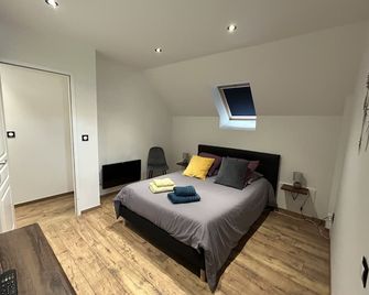 Charming little house in the center of town, 3-star furnished tourist accommodation classification - Sainte-Mère-Église - Chambre