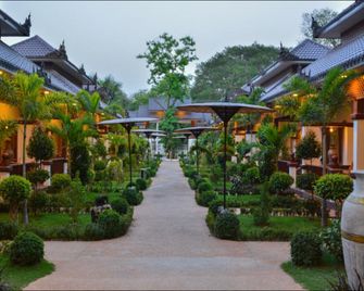 Yadanarpon Dynasty Hotel - Mandalay - Bygning