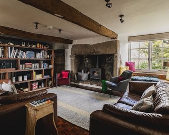 Weeke Barton - Exeter - Lounge