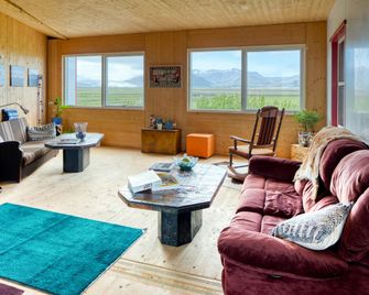 Brunnhóll Country Guesthouse - Hofn - Living room