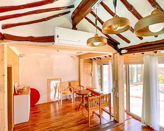 청도 감꽃펜션 - 청도 - 다이닝룸