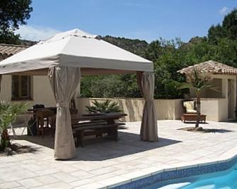 Cottage With Private Pool (shared with owners only) And Spacious Outdoor Area - La Garde-Freinet - Pátio