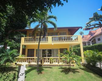 Moon Rooms at Moonrise Villa - Negril - Bygning