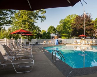 The Milestone - Ogunquit - Piscine