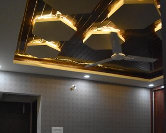 Hotel Violett Doors - Patna - Habitación