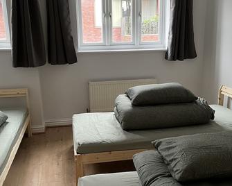 Entire house with parking - Manchester - Schlafzimmer