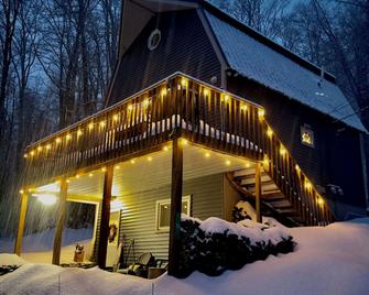 Mandy's Mountain Chalet - East Dover - Edificio