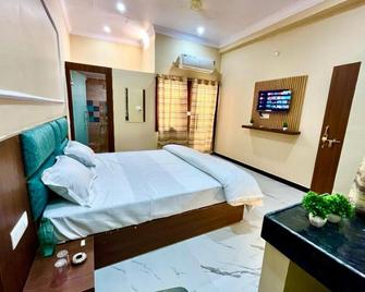 Raghav Ji Homestay - Orchha - Bedroom