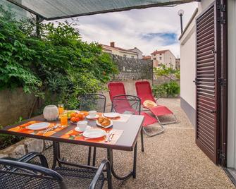 Apartments Stasic - Vrbnik - Patio