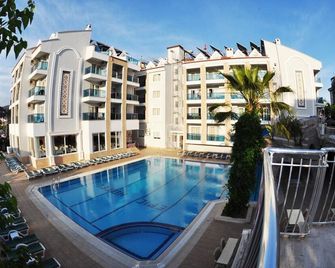 Epic Hotel - Marmaris - Piscina