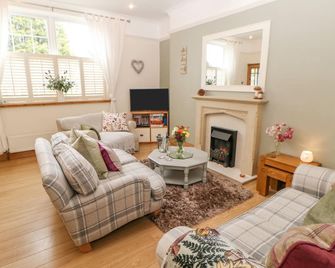 The Nutshell, Pet Friendly, With A Garden In Chester-Le-Street - Chester-le-Street - Living room