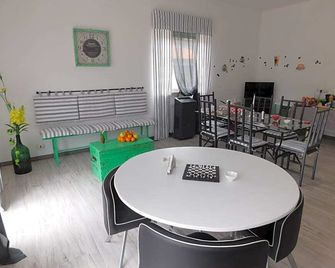 B&B Affittacamere La Dolce Mela - Francavilla di Sicilia - Comedor