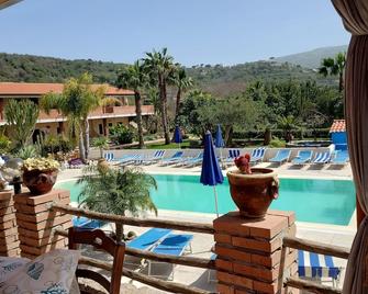 Residence Heaven - Ricadi - Pool