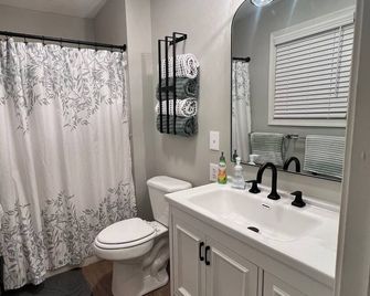Great comfy place and convenient location - Benton