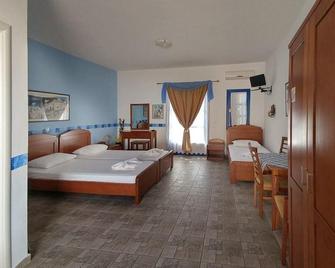 Aegean Star Hotel Apartments - Folegandros - Bedroom
