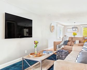 Summer Winterland Retreat-Hot Tub, Dogs Ok, Boyne, Charlevoix, Petoskey - East Jordan - Sala de estar