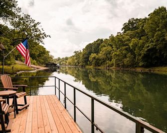 Little Red River Cabin for a perfect fishing getaway for the whole family! - Heber Springs - Balkón