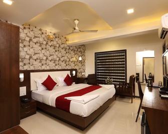 Hotel Kochi Caprice - Kochi - Bedroom