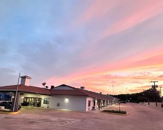 Sunset Inn - Brady - Gebäude