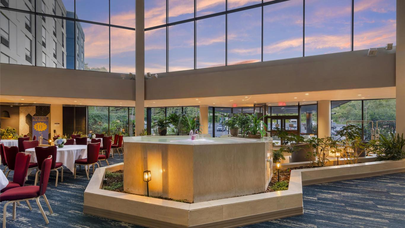 Best Western Royal Plaza Hotel & Trade Center