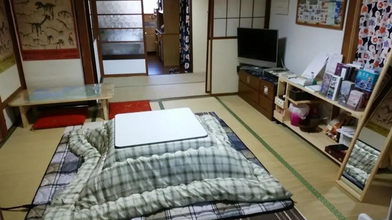 ゲストハウス Lounge たき