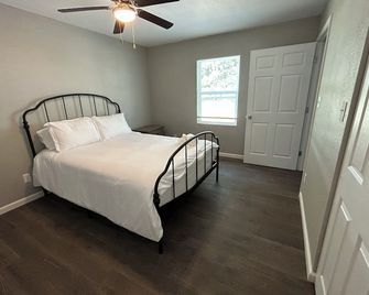 Parkside B&B - Farmington - Bedroom