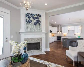 Contemporary Clean Luxury Home 10-mins to Broadway - Nashville - Sala de estar