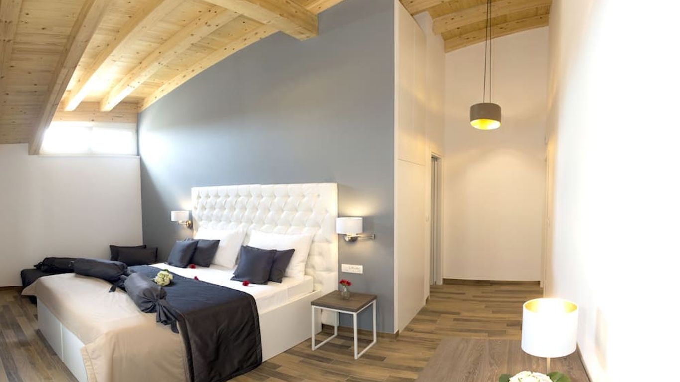 Aspalathos Residence