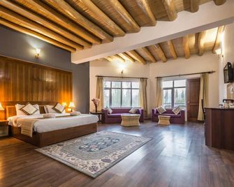 Reenam Hotel - Leh - Bedroom