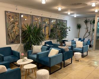 Nice panorama hotel in great surroundings for excursions or for long-term rental - Waldkirchen - Lounge