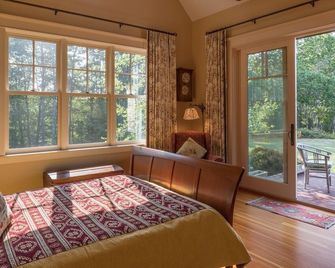 Secluded and Majestic Waterfront Family Compound - Edgecomb - Habitación