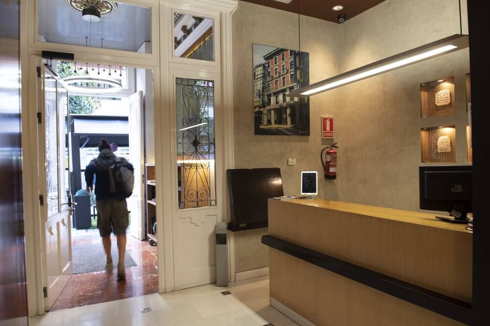 Hotel Fruela - אוביידו - דלפק קבלה