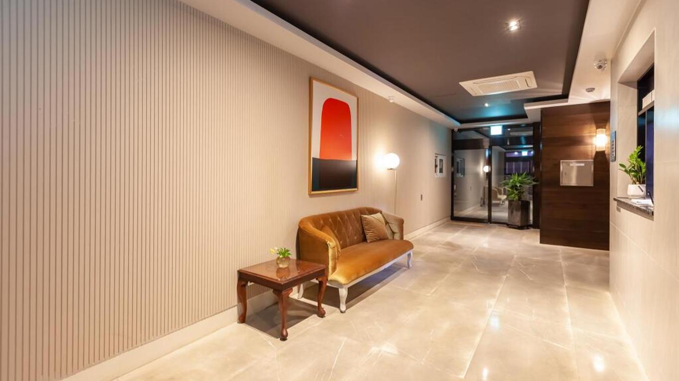 Brown Dot Hotel Hadan