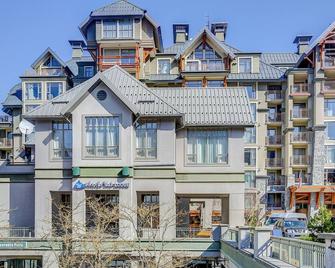 Beautiful studio condo in the Village with gym & fireplace - walk to lifts - Whistler - Building