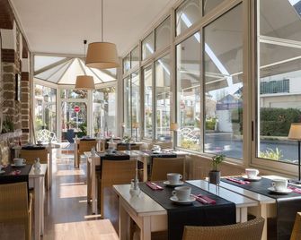 هوتل لو إس تي بيير - لا بول-إسكوبلاك - مطعم