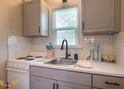 Vintage Idahoan - Twin Falls - Kitchen