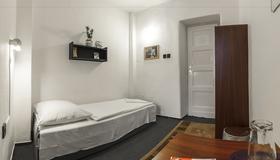 Dominik Panzio - Budapest - Bedroom