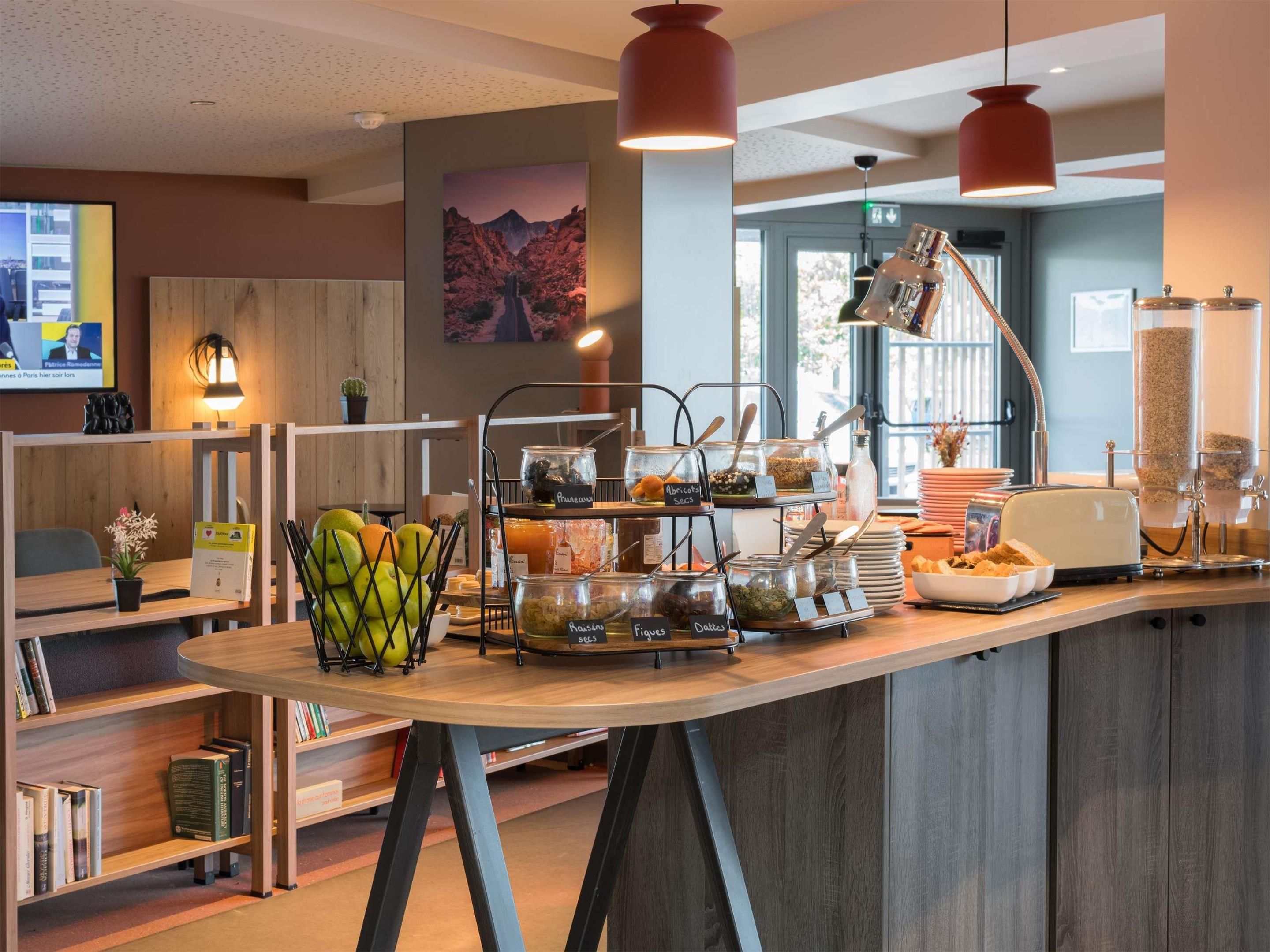 إيبيس بودجيه روان سود زينيت