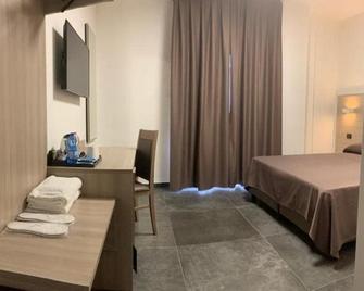 Tiby Hotel - Modena - Camera da letto