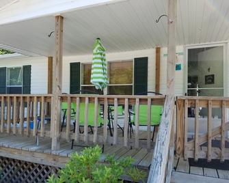 Luremeinn Fishing & Fowl Vacation Home With 2 Boat Garage. Ph 2564993665 - Скоттсборо - Патіо