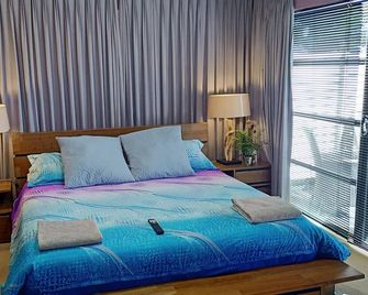 Oceanfront, Port Kembla - Sleeps 10 - 4 Bedrooms - + Foldout - Great Views - Port Kembla - Habitación
